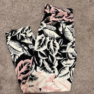 Women’s Express Stretchy and Flowy Pants (size S)